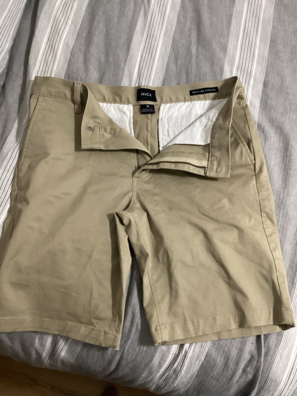 RVCA Men's Khaki  Chino Shorts 32